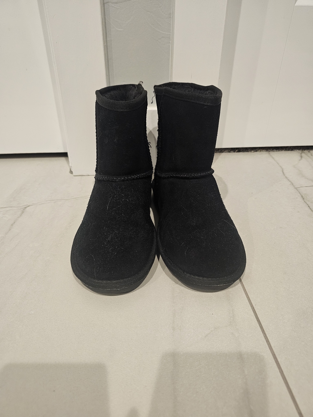 Minnetonka Women's Ankle Black Cozy Winter Boots